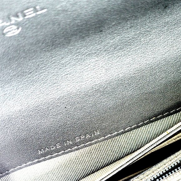 Chanel Silver Chevron Quilted Patent Leather L Gusset Flap Long Wallet 2018 - Picture 12 of 12